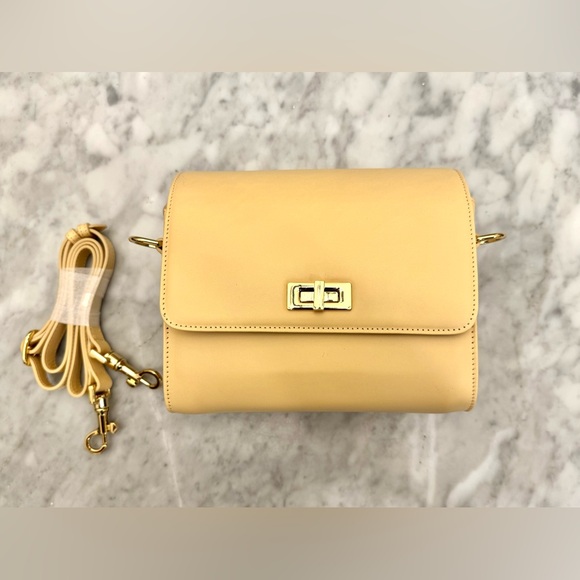 Mark and Graham Crossbody Camera Bag - Picture 2 of 6